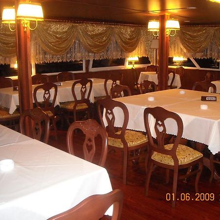 Hotel Brod Panini Велес Екстериор снимка