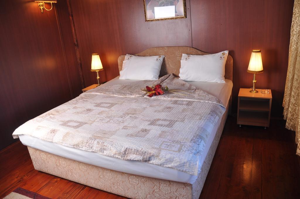 Hotel Brod Panini Велес Стая снимка
