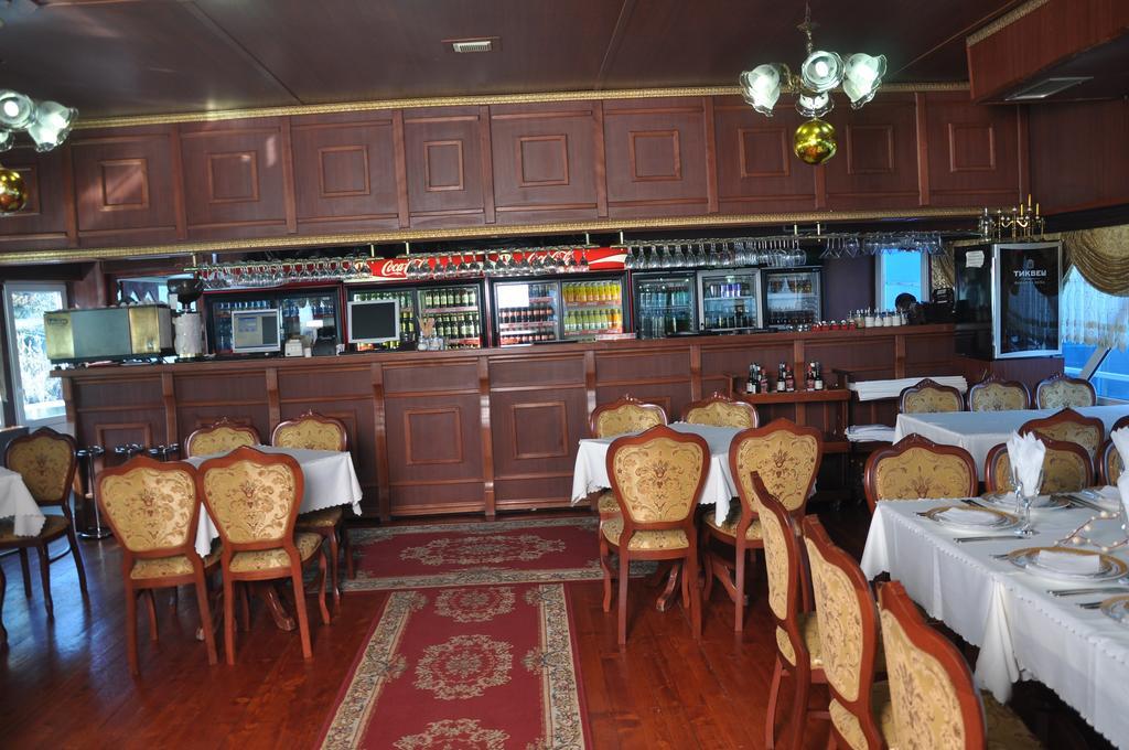 Hotel Brod Panini Велес Екстериор снимка