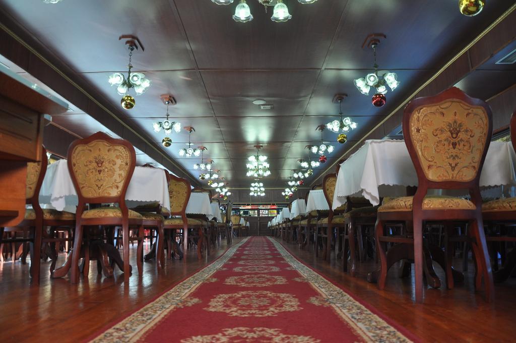 Hotel Brod Panini Велес Екстериор снимка