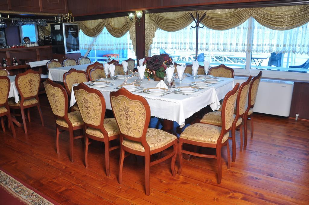 Hotel Brod Panini Велес Екстериор снимка