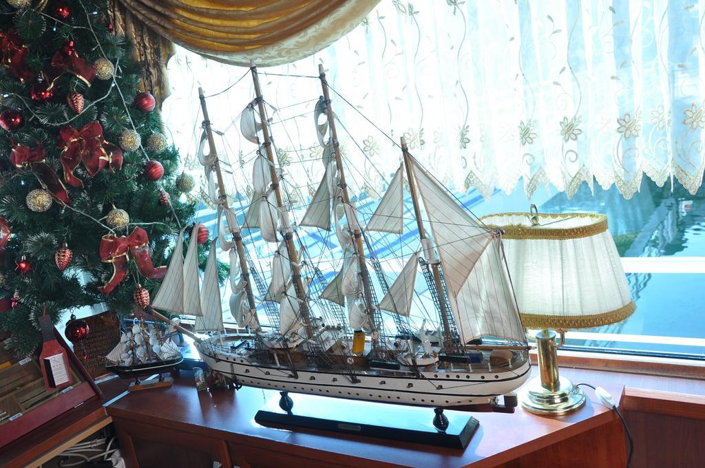 Hotel Brod Panini Велес Екстериор снимка