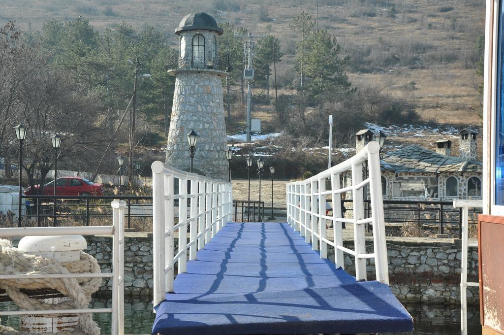 Hotel Brod Panini Велес Екстериор снимка